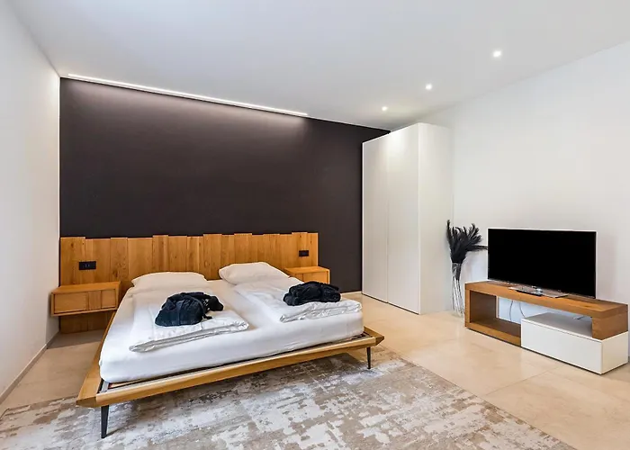 App 3 Palazzo Cavour